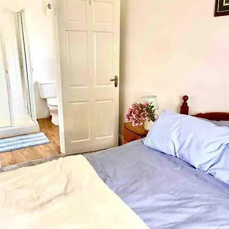 Fionas Thatched Eile Tatil Evi