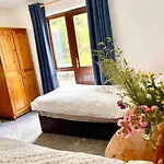 Fionas Thatched Eile Tatil Evi Killarney