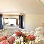 Fionas Thatched Eile Tatil Evi