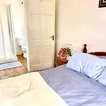 Fionas Thatched Eile Tatil Evi