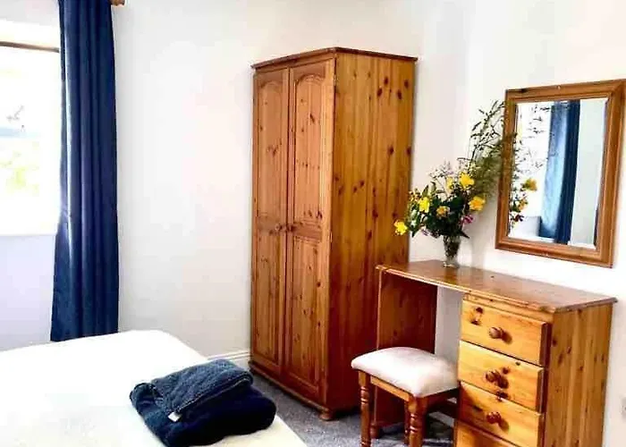 Fionas Thatched Eile *