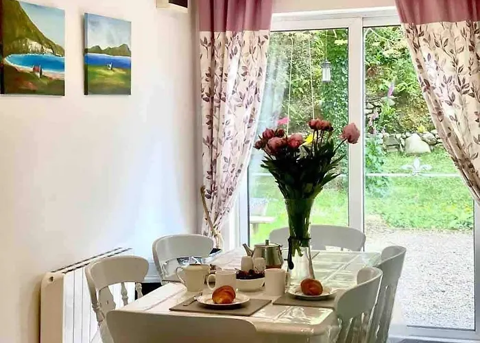 Fionas Thatched Eile *