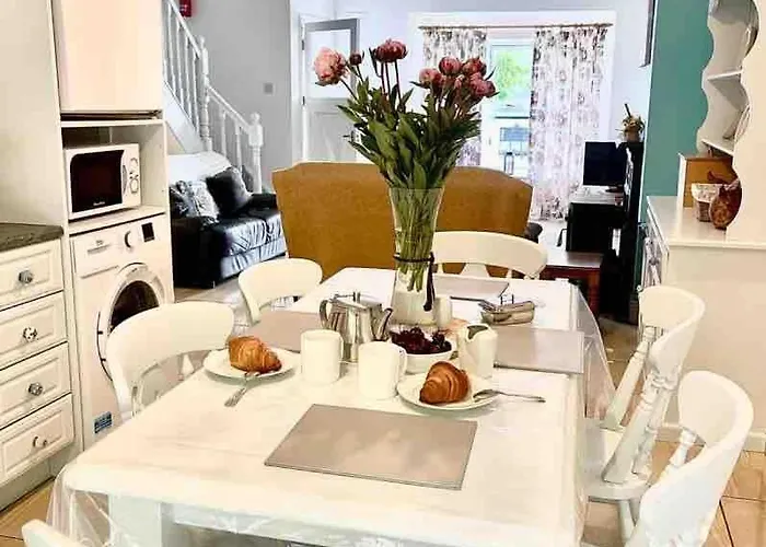 Fionas Thatched Eile Tatil Evi *